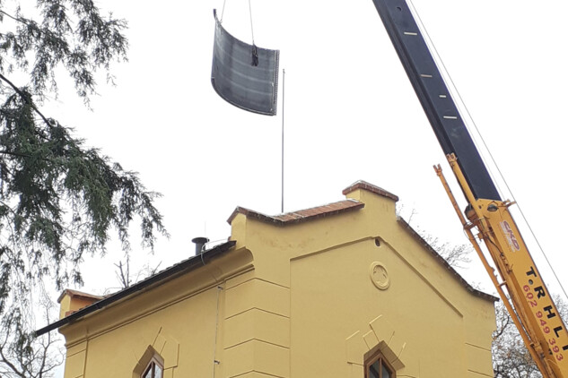 Instalace nové nádrže na vodu, vodárenská věž SZ Hluboká 
